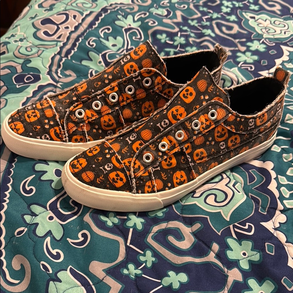 Corkys Orange and Black Pumpkin Sneakers